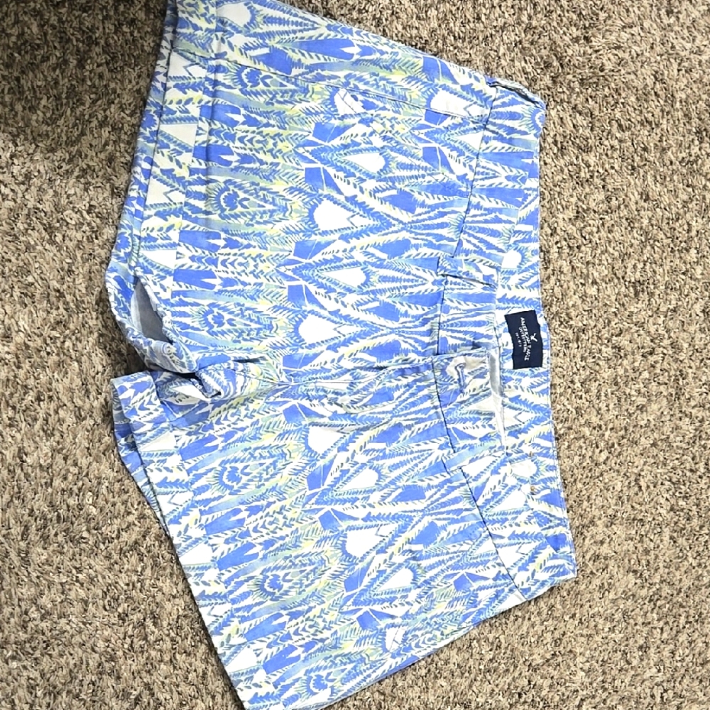 American Eagle Blue and White Patterned Shorts 10